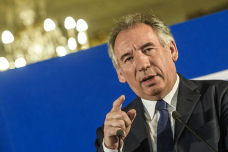 Bộ trưởng tư pháp Pháp François Bayrou.